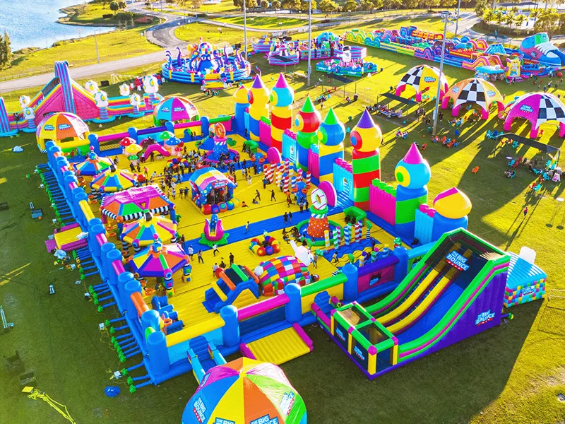 Zertan datza gaztelu puzgarri bat?